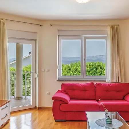 Holiday home Lovely In Vinjani Donji With Kitchen Crna Gora