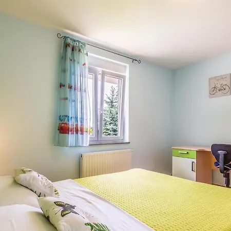 Lovely In Vinjani Donji With Kitchen Holiday home Crna Gora