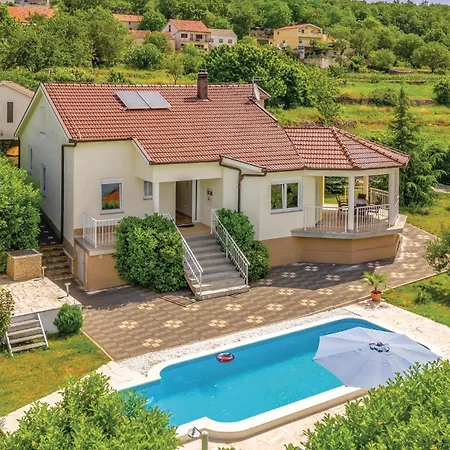 Lovely In Vinjani Donji With Kitchen Holiday home